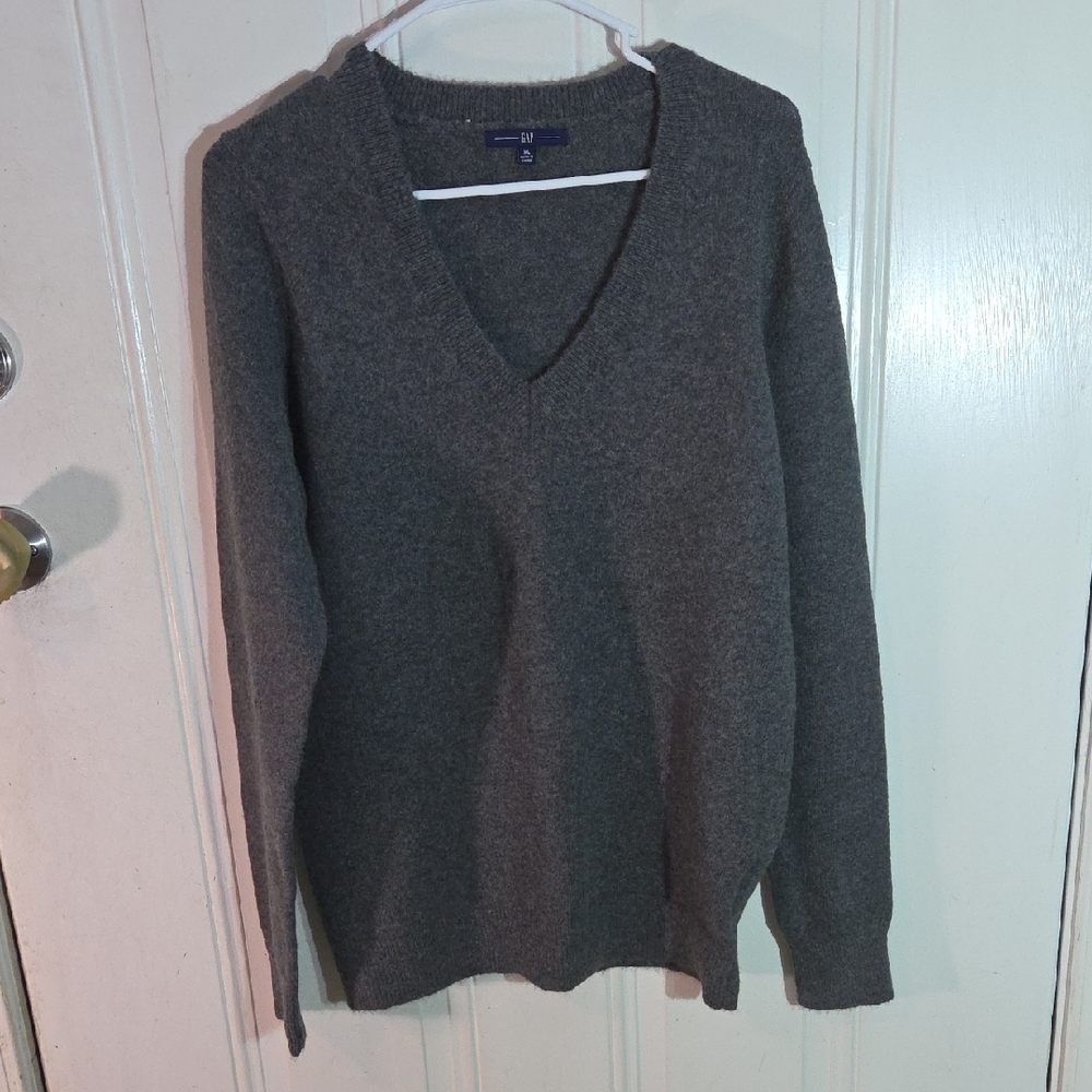 GAP Gray V-Neck Jersey